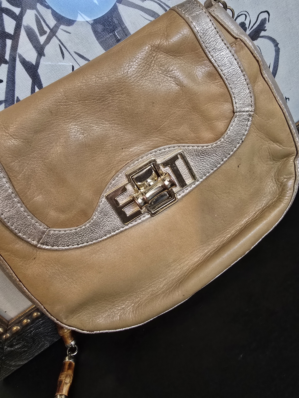 ELAINE TURNER Vintage Beige Gold Leather Crossbody Handbag Bamboo Chain Strap - Picture 2 of 14